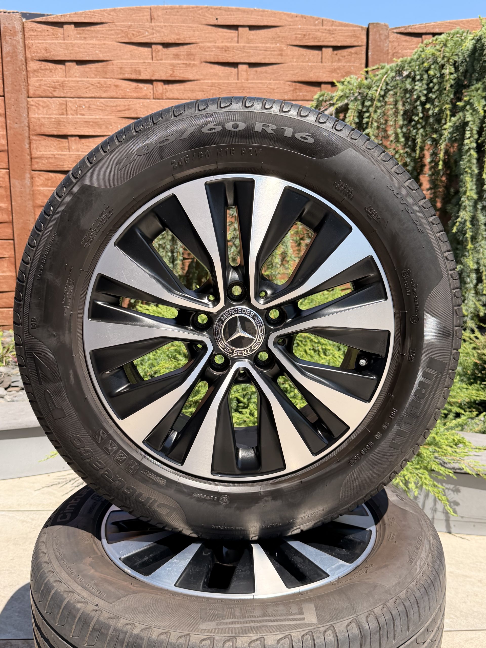 Original 16" Mercedes-Benz Classe A W177 – Jantes et Pneus – Image 3