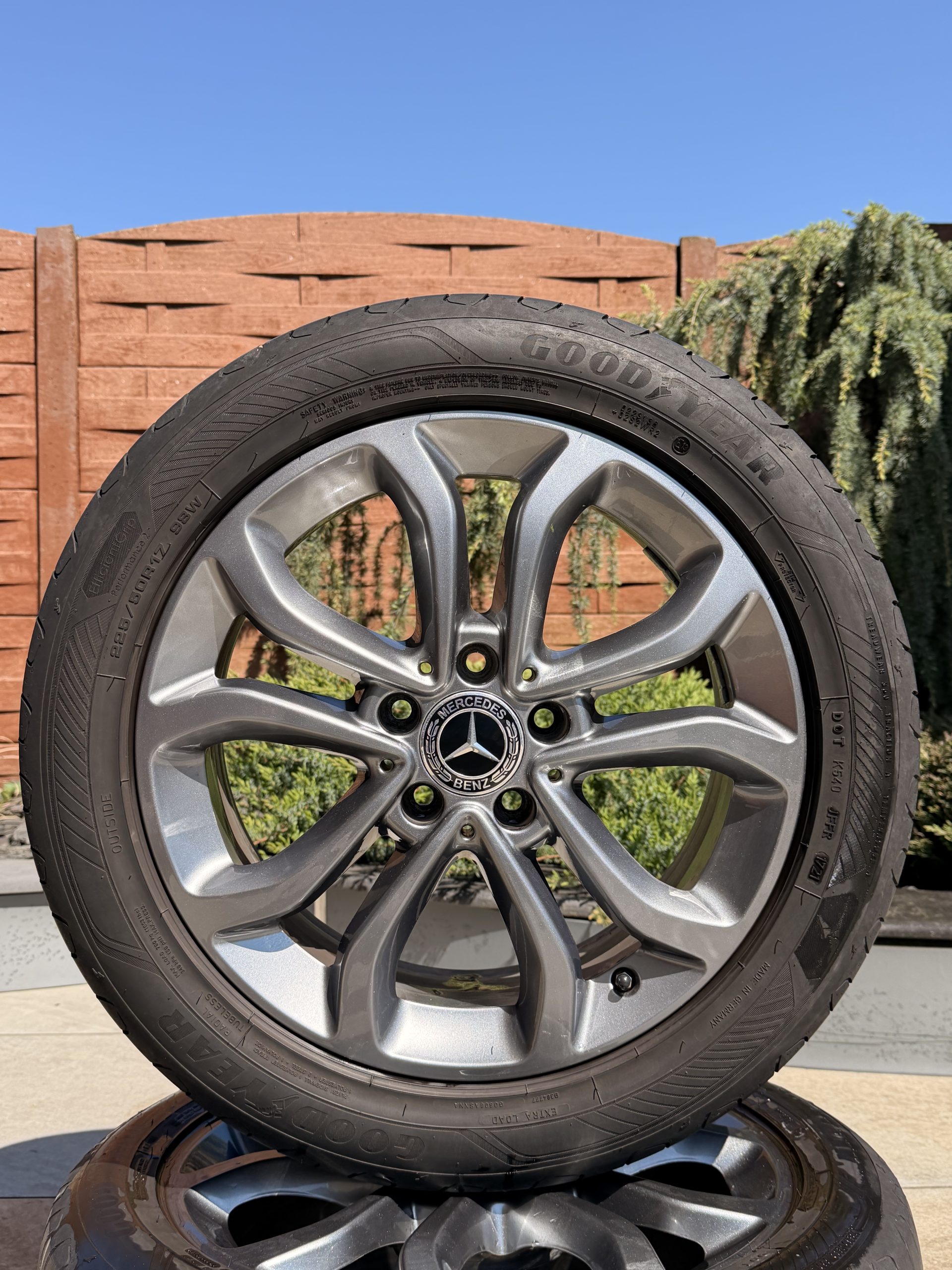 Original 17" Mercedes-Benz Classe C W205 Jantes et pneus M8 – Image 5