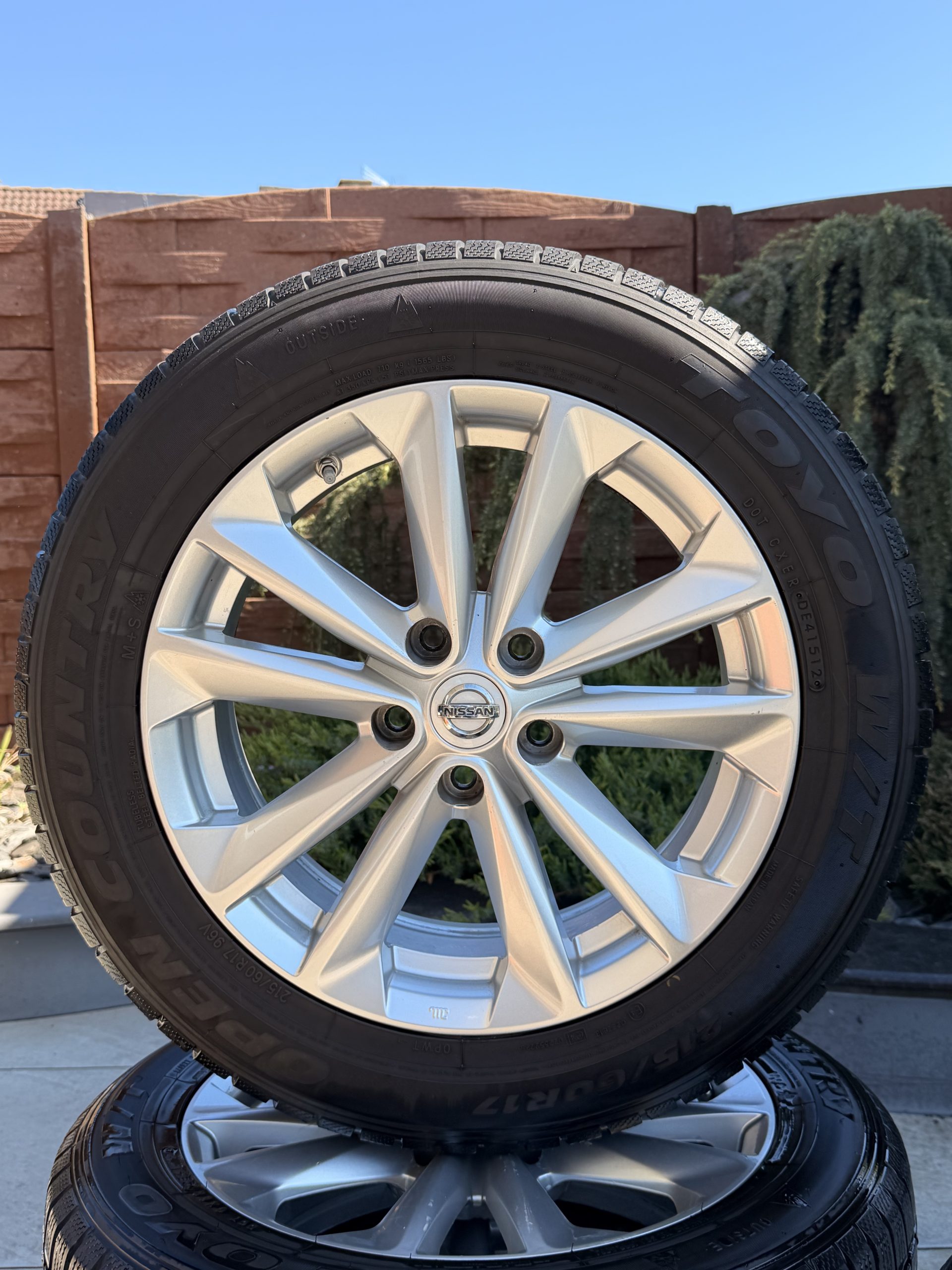 Original 17" Nissan Qashqai Jantes et Pneus M9 – Image 2