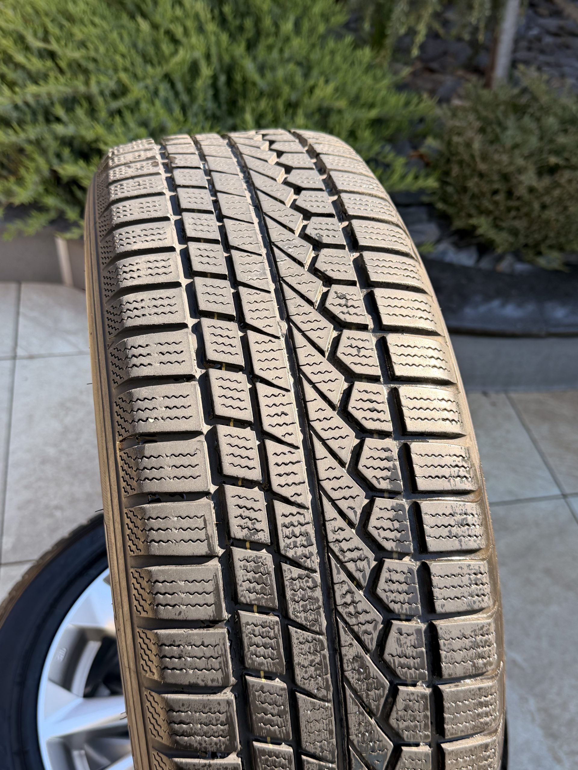 Original 17" Nissan Qashqai Jantes et Pneus M9 – Image 6