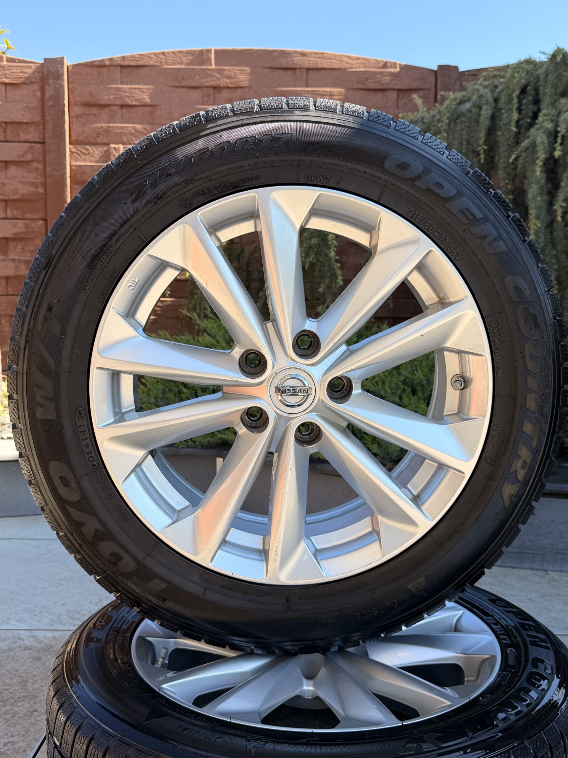 Original 17" Nissan Qashqai Jantes et Pneus M9 – Image 4