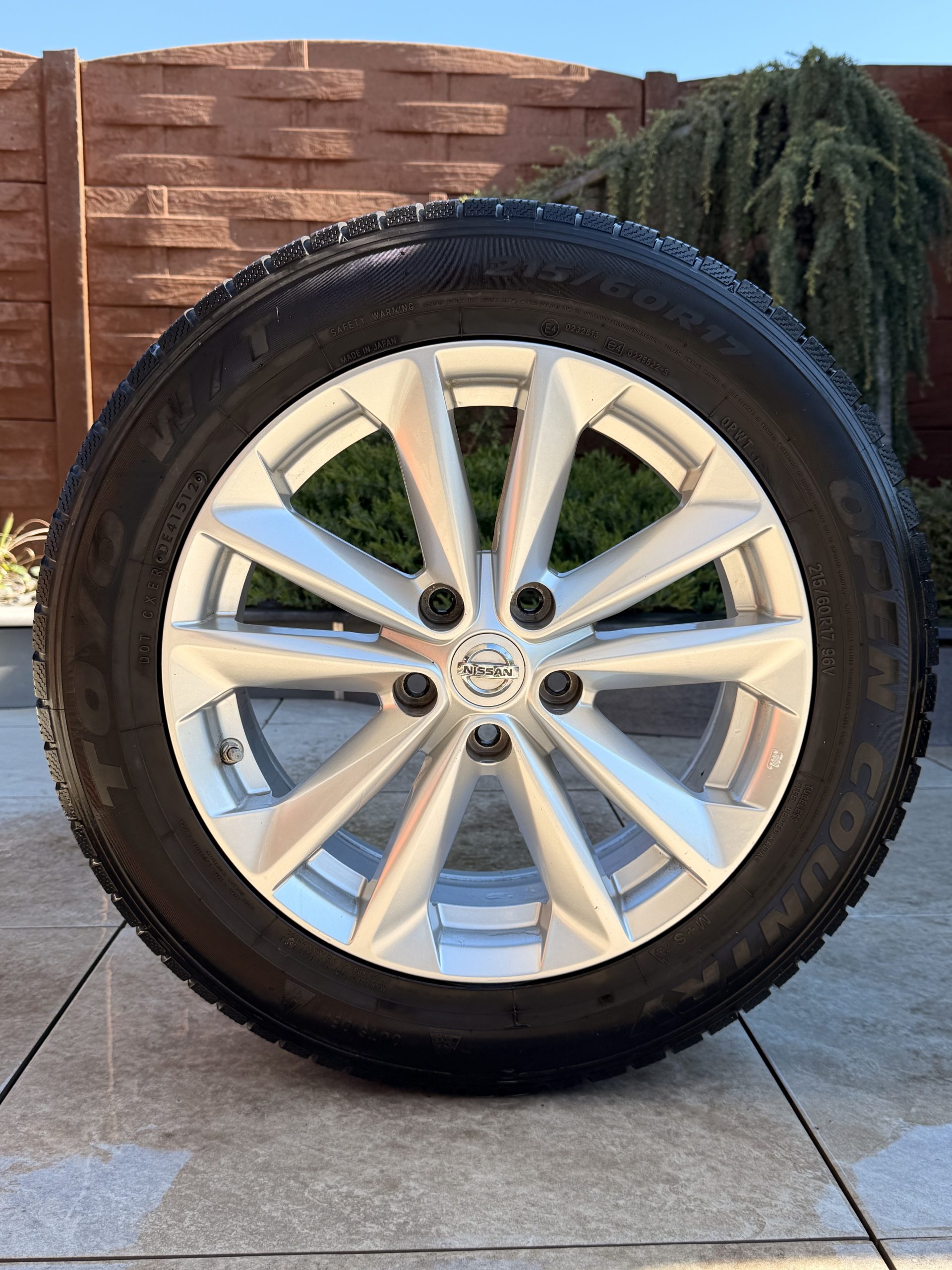 Original 17" Nissan Qashqai Jantes et Pneus M9 – Image 5