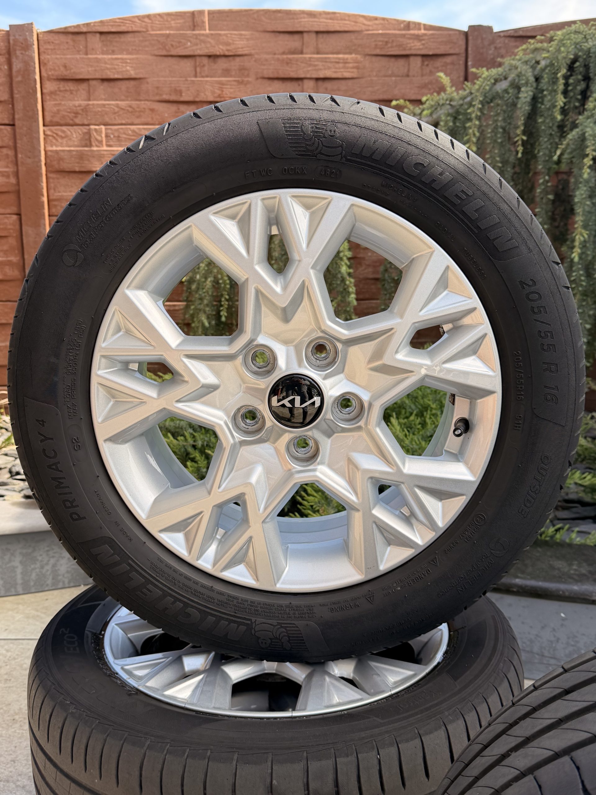 Original 16" KIA Ceed – Jantes et pneus M12 – Image 2