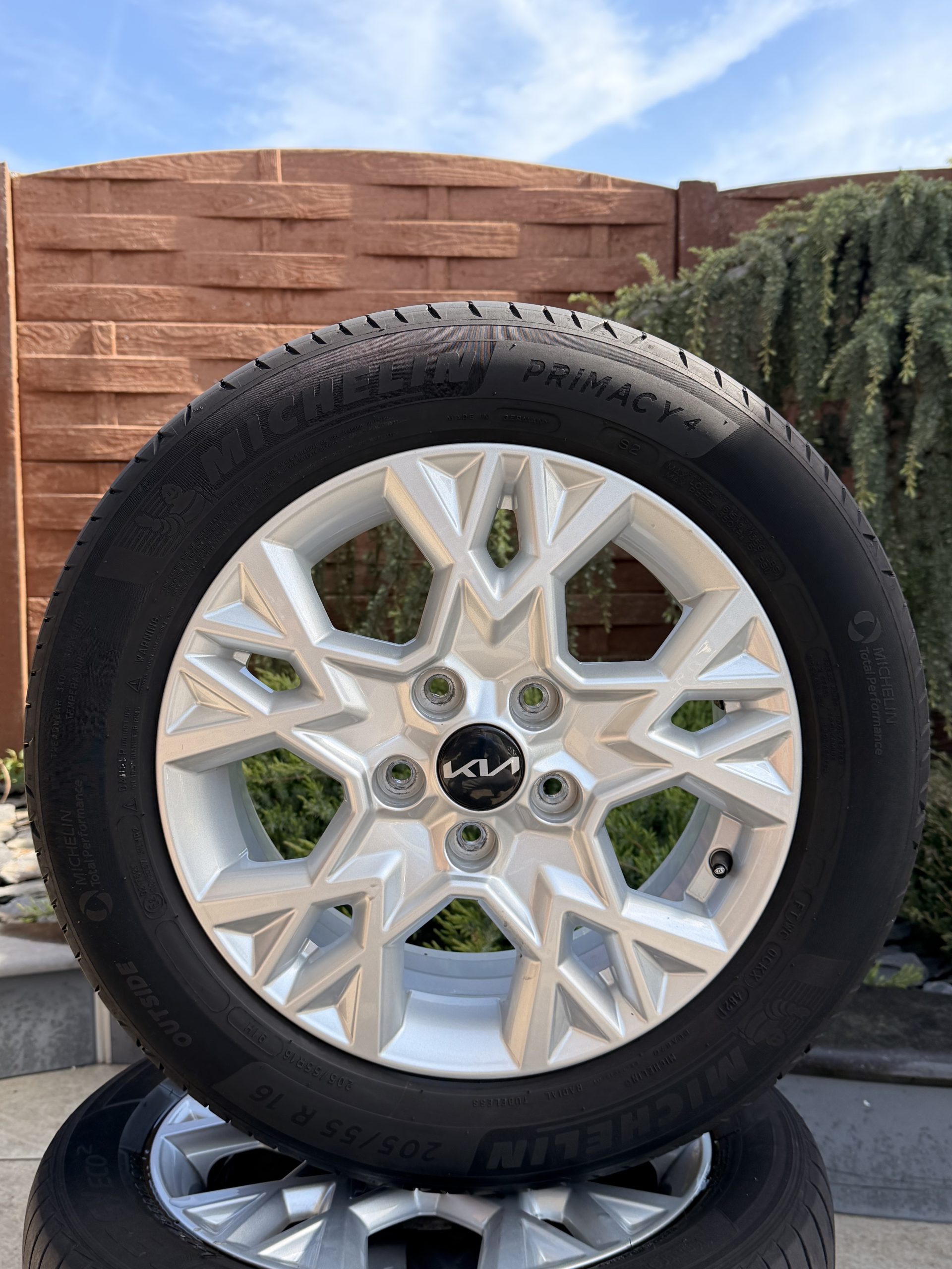 Original 16" KIA Ceed – Jantes et pneus M12 – Image 3