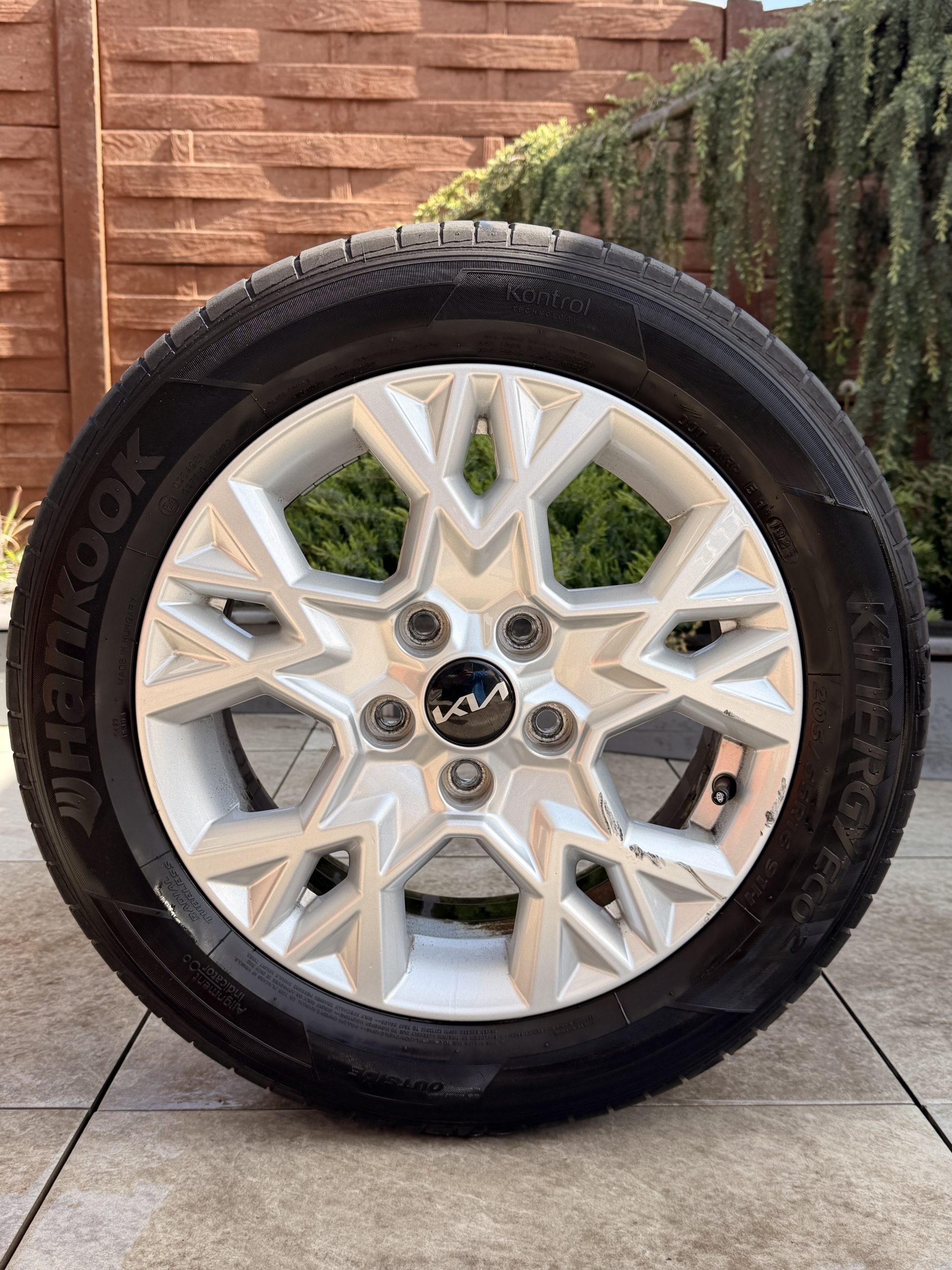Original 16" KIA Ceed – Jantes et pneus M12 – Image 5