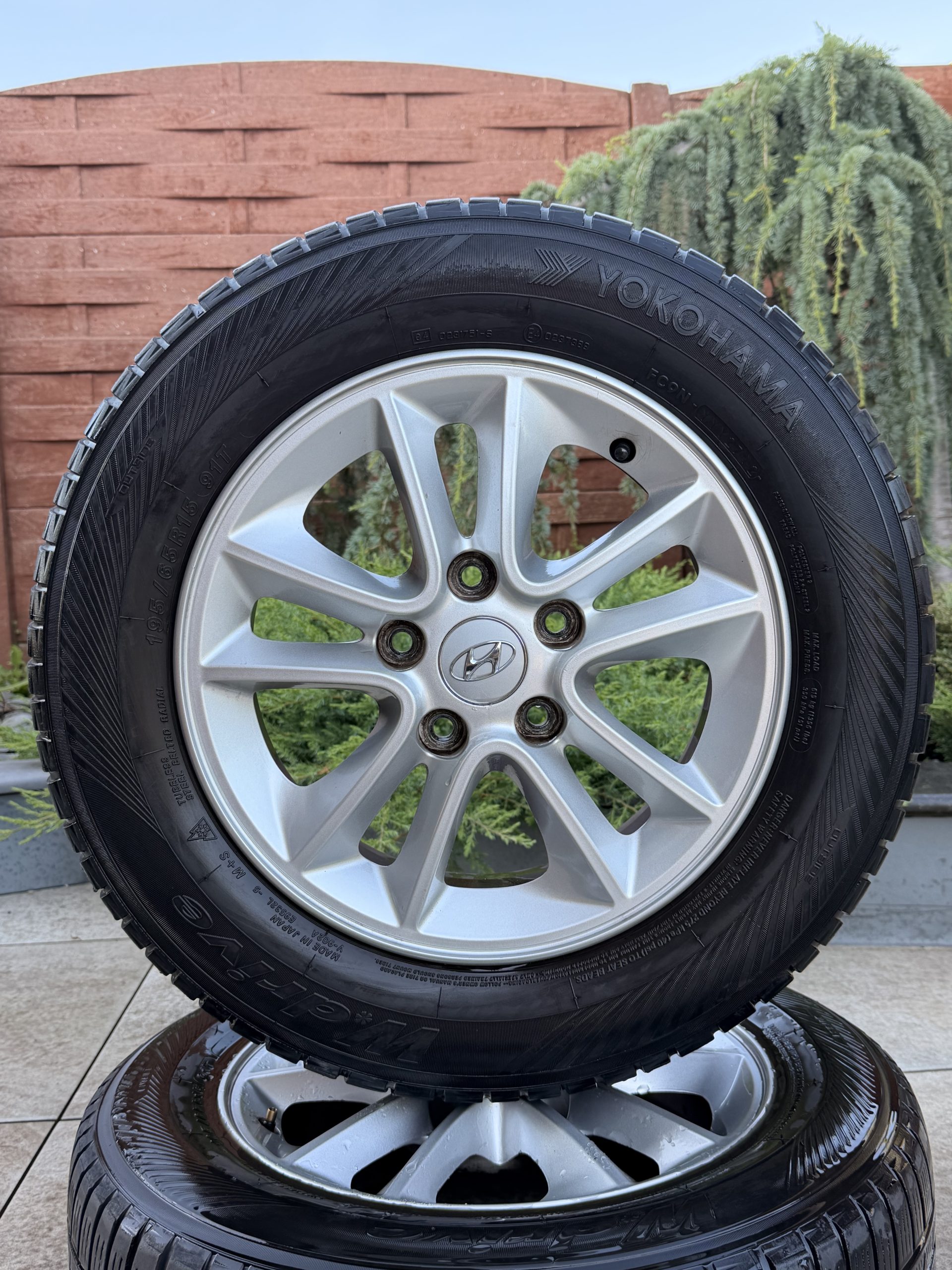 Original 16" Hyundai i30 – Jantes et pneus M25 – Image 3